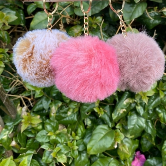 Puff Ball Keychain Gold key ring and chain in Mauve Pink listing one keychain - Picture 3 of 9